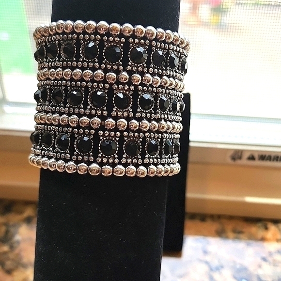 Fashion Bracelet - Picture 3 of 4